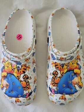 Winnie The Pooh Cartoon Movie Clog Croc Shoes Womans size 11 Joan Lambert